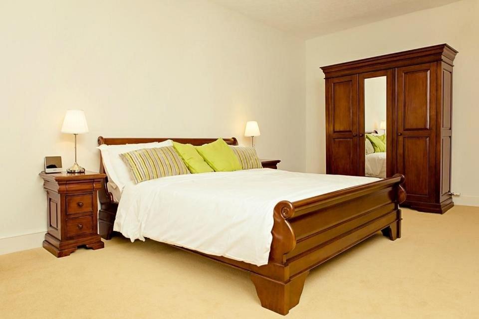Kings Arms Hotel Бистер Экстерьер фото