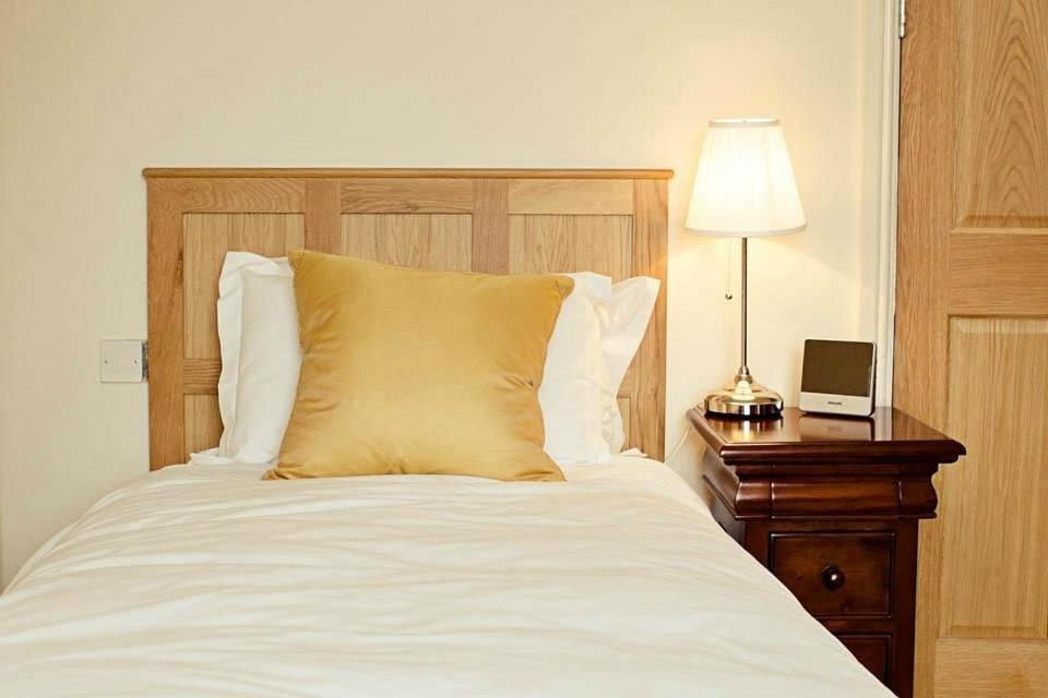 Kings Arms Hotel Бистер Экстерьер фото