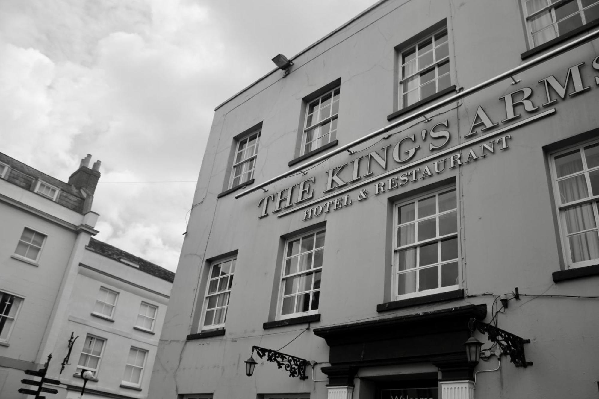 Kings Arms Hotel Бистер Экстерьер фото